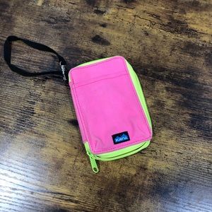 KAVU wristlet